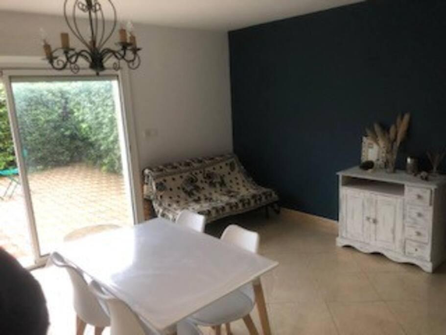 Maison Dans Une Propriete Avec Une Cour Corneilhan Eksteriør billede